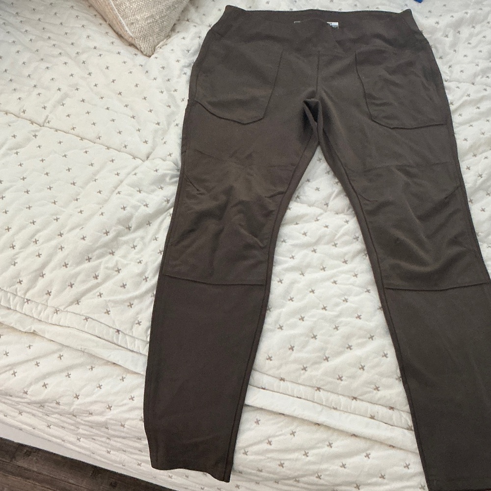 Carhartt women’s  Dark Brown Cargo Pants